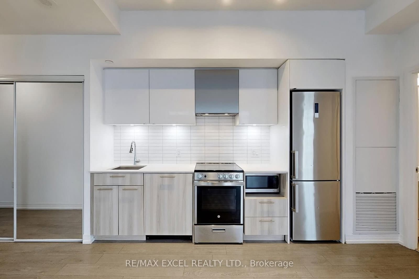 251 Jarvis Street, Unit 4203 thumbnail 9