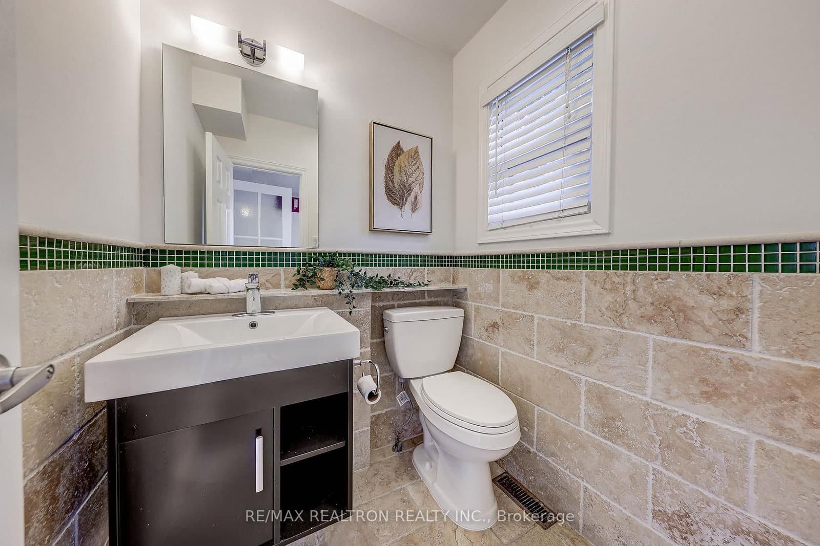 188 Maplehurst Avenue thumbnail 23