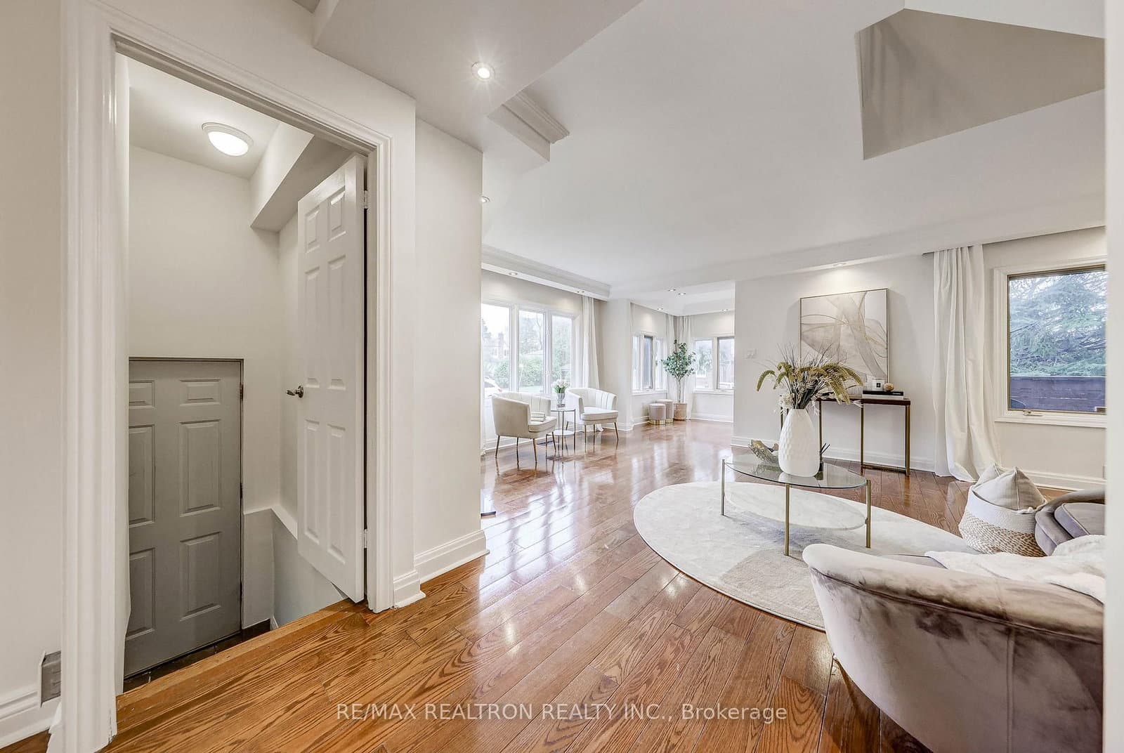 188 Maplehurst Avenue thumbnail 35