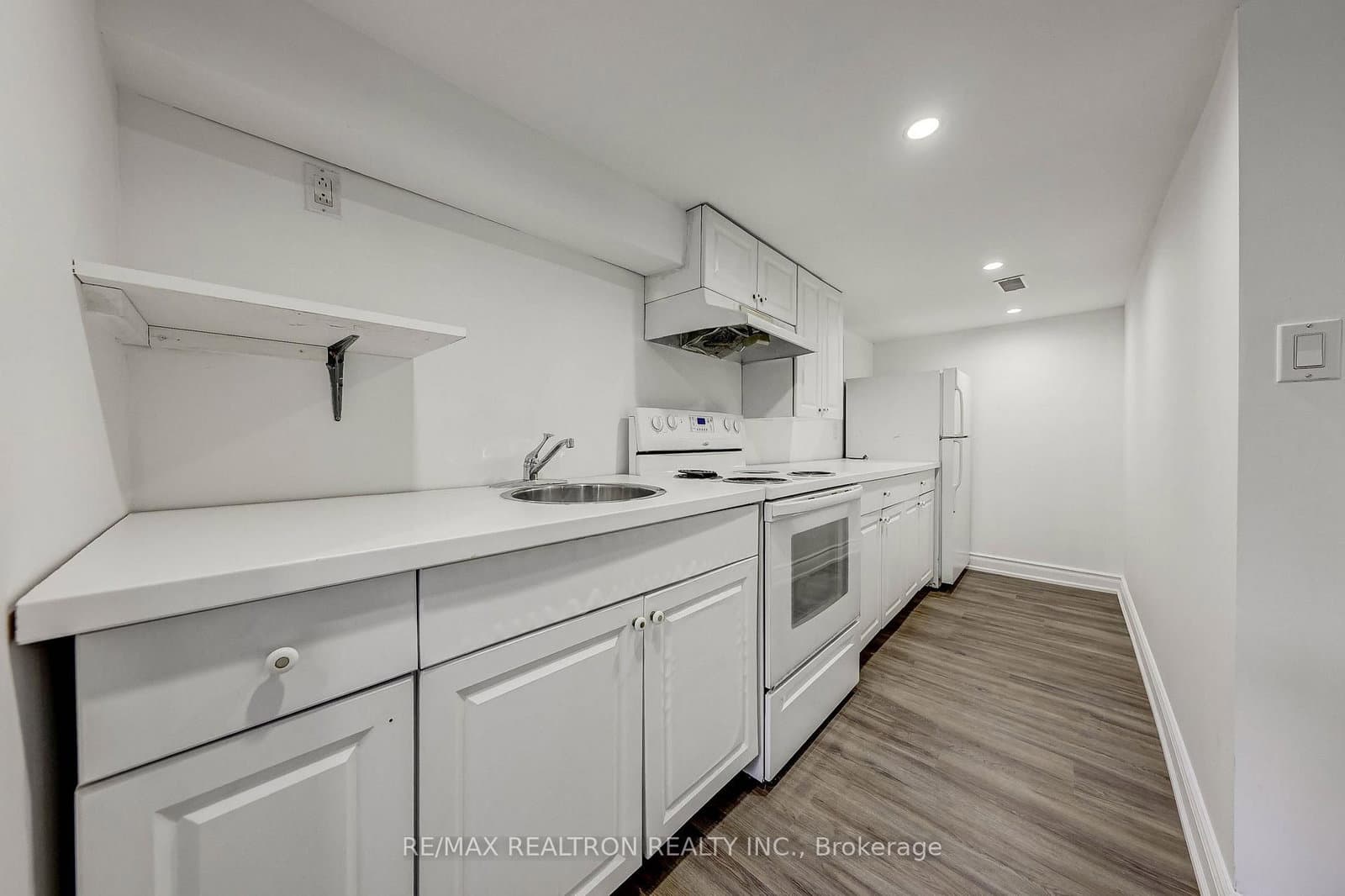 188 Maplehurst Avenue thumbnail 41