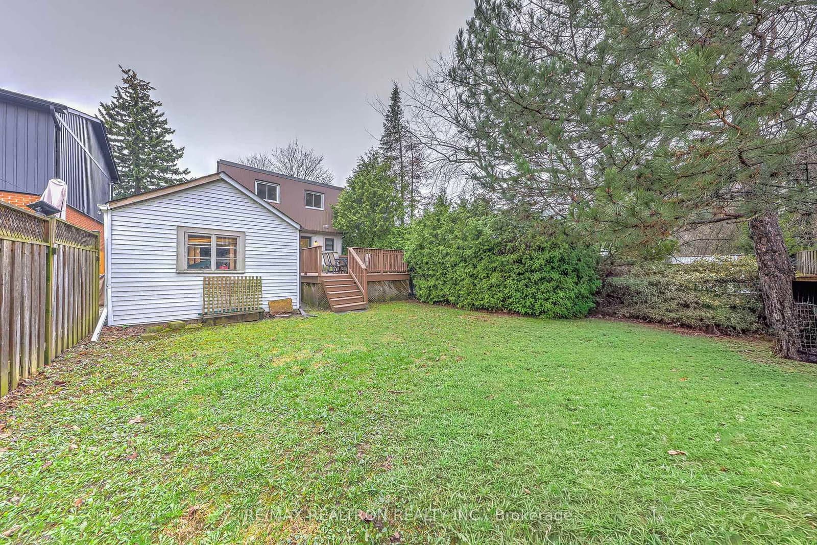 188 Maplehurst Avenue thumbnail 46