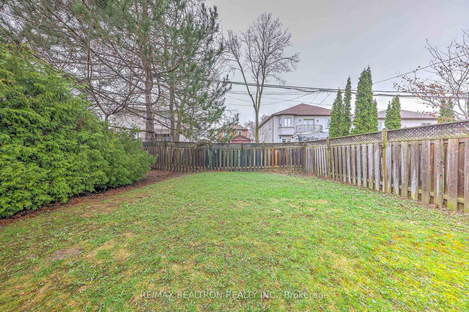 188 Maplehurst Avenue thumbnail 47