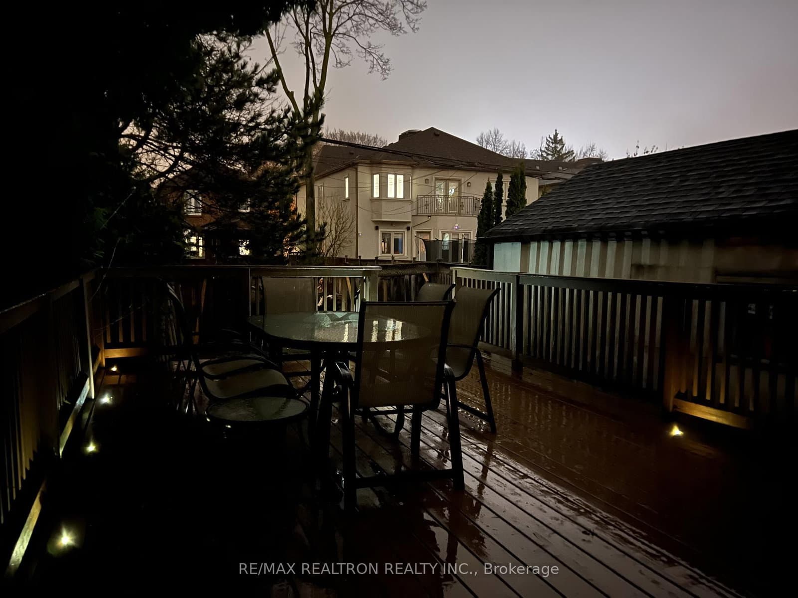 188 Maplehurst Avenue thumbnail 49