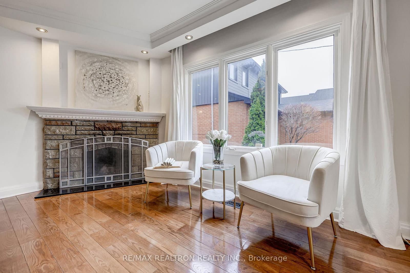 188 Maplehurst Avenue thumbnail 8