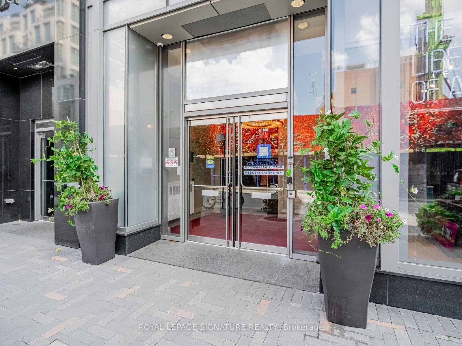 155 Yorkville Avenue, Unit 1110 thumbnail 2
