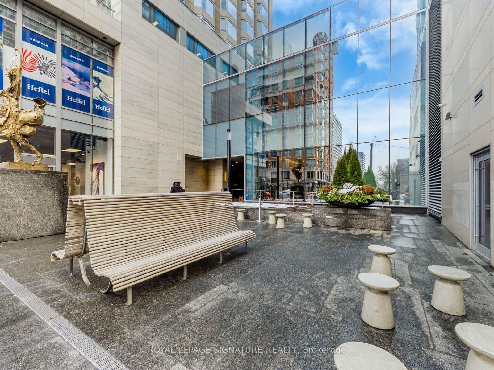155 Yorkville Avenue, Unit 1110 thumbnail 22