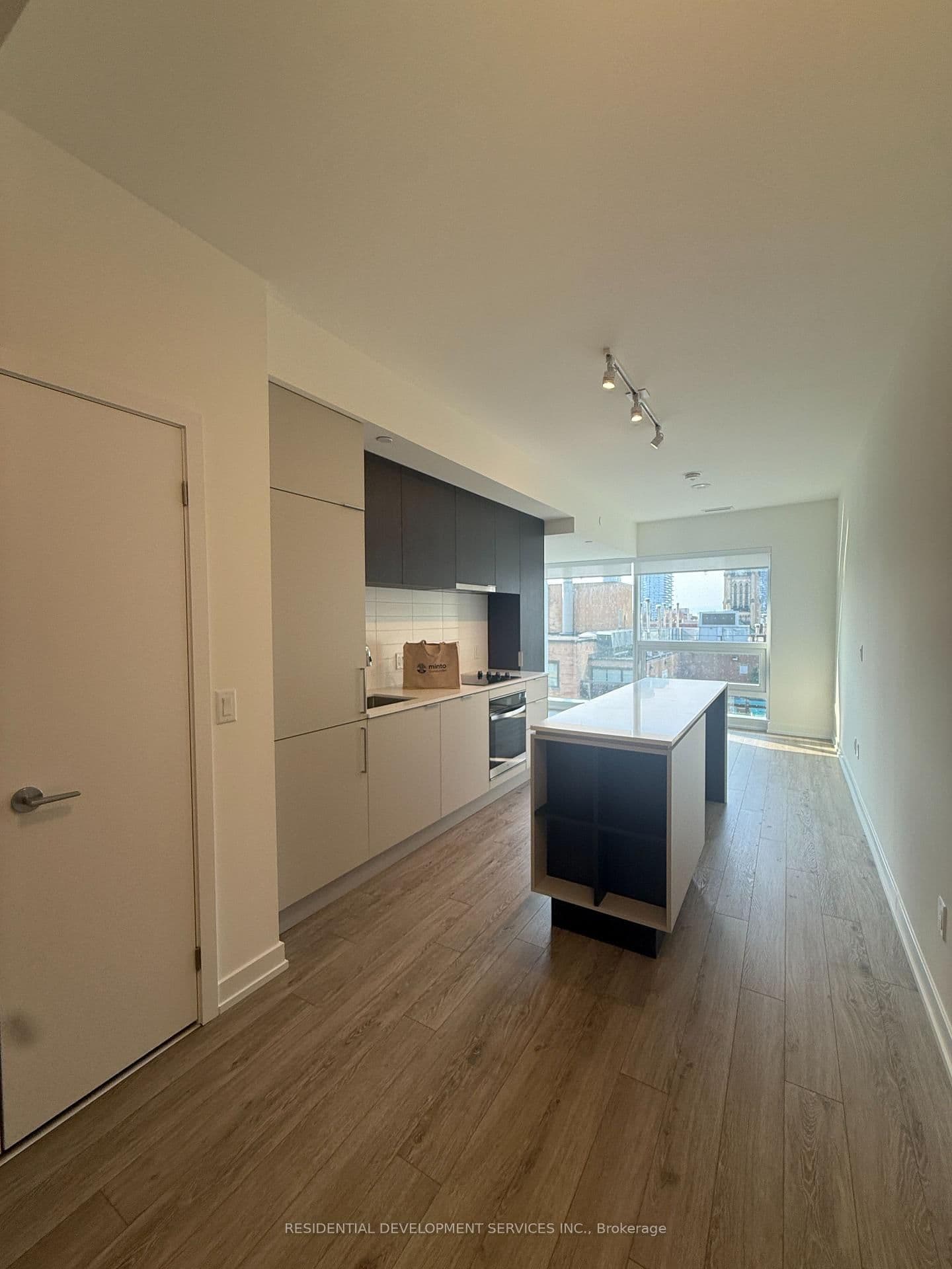 89 Church Street, Unit 808 thumbnail 3