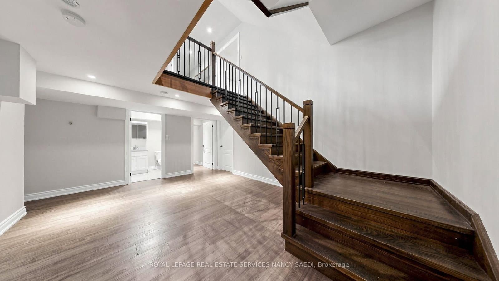 136 Denlow Boulevard thumbnail 43