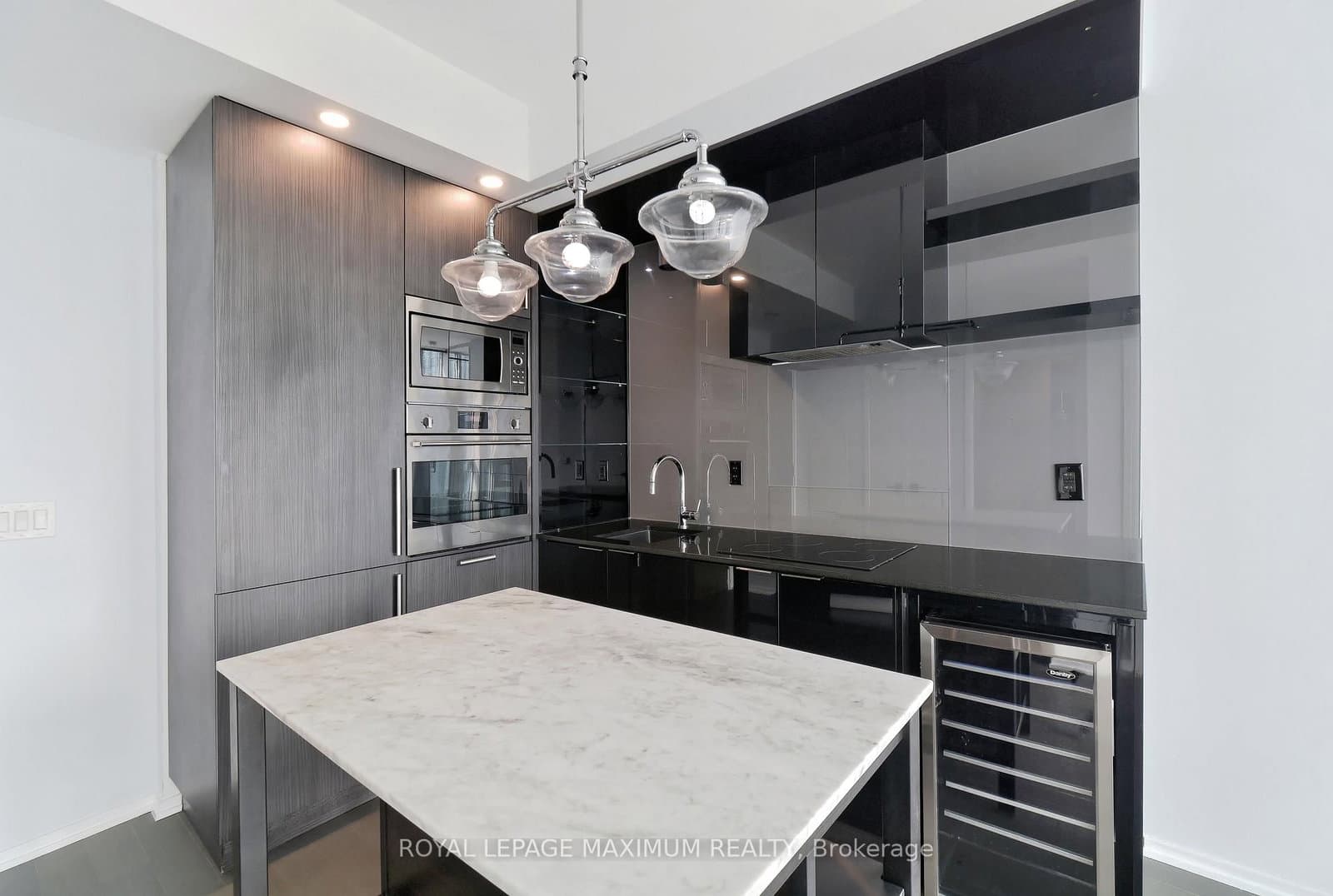 70 Temperance Street, Unit PH09 thumbnail 12
