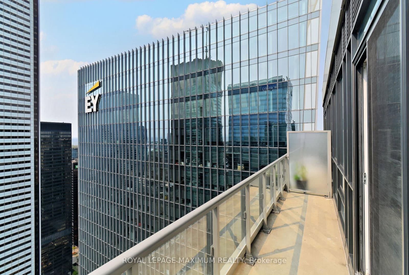 70 Temperance Street, Unit PH09 thumbnail 18