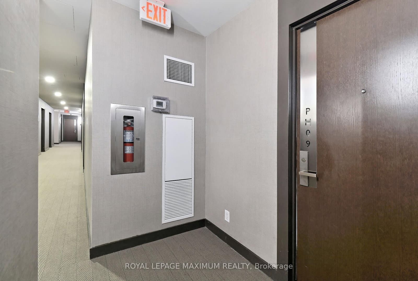 70 Temperance Street, Unit PH09 thumbnail 8