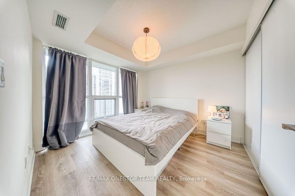 88 Sheppard Avenue E, Unit 811 thumbnail 17