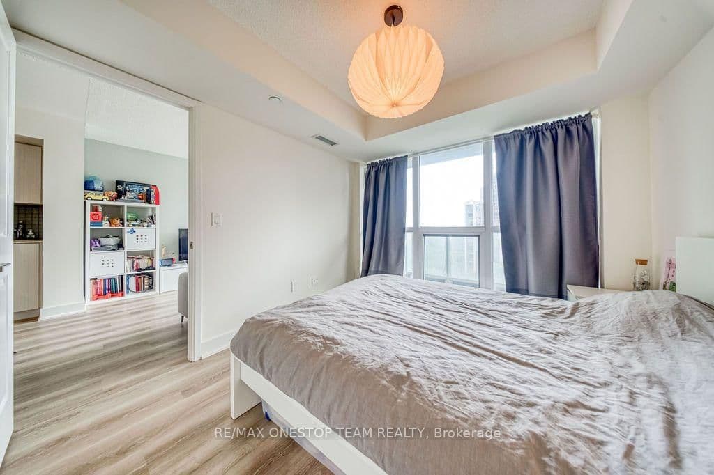 88 Sheppard Avenue E, Unit 811 thumbnail 19