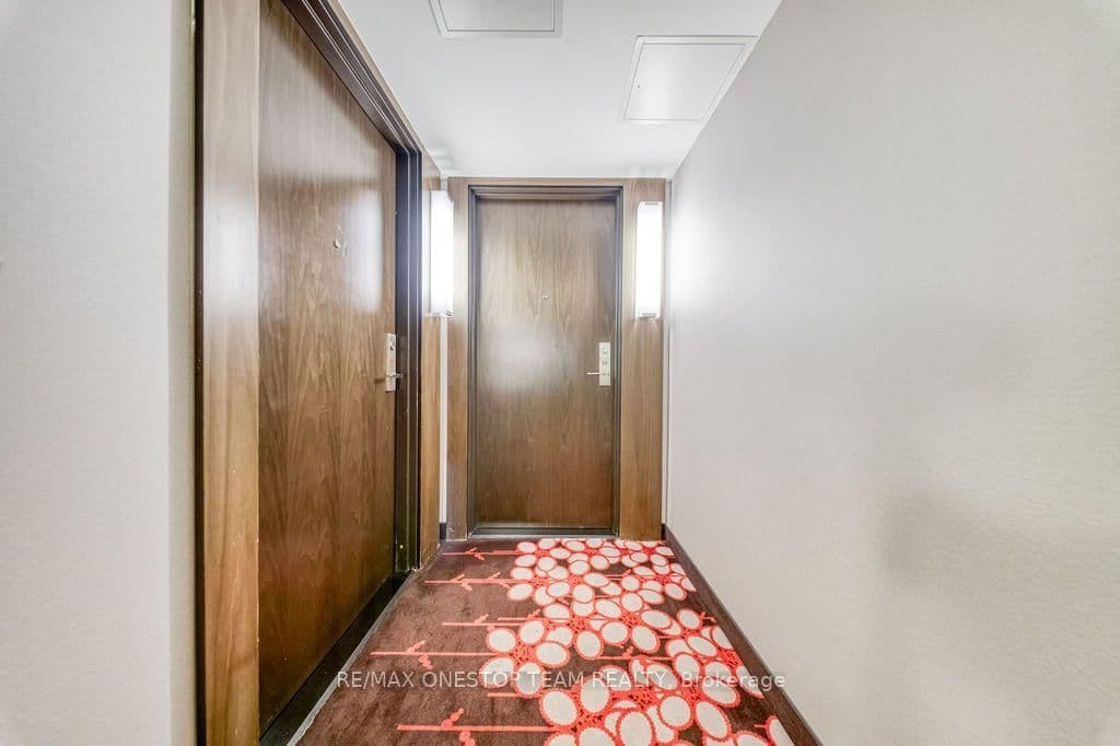 88 Sheppard Avenue E, Unit 811 thumbnail 2