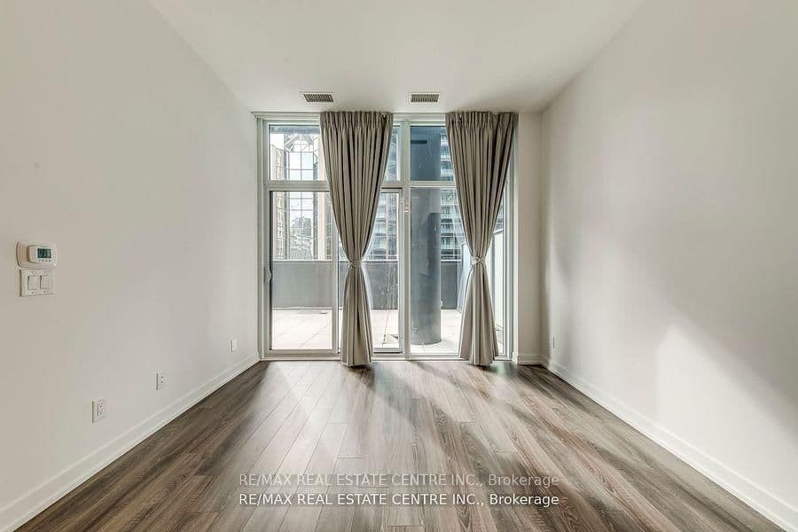 20 Edward Street, Unit 406 thumbnail 14