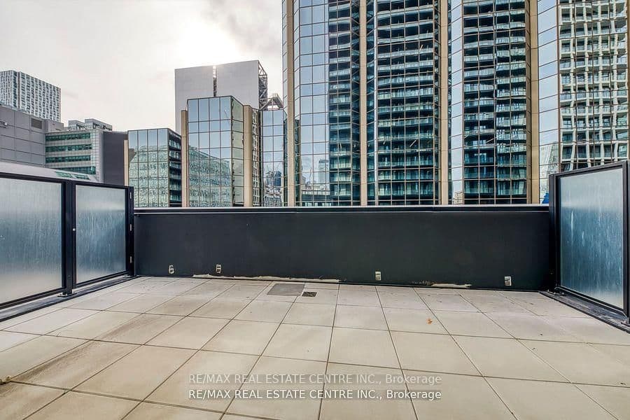 20 Edward Street, Unit 406 thumbnail 15