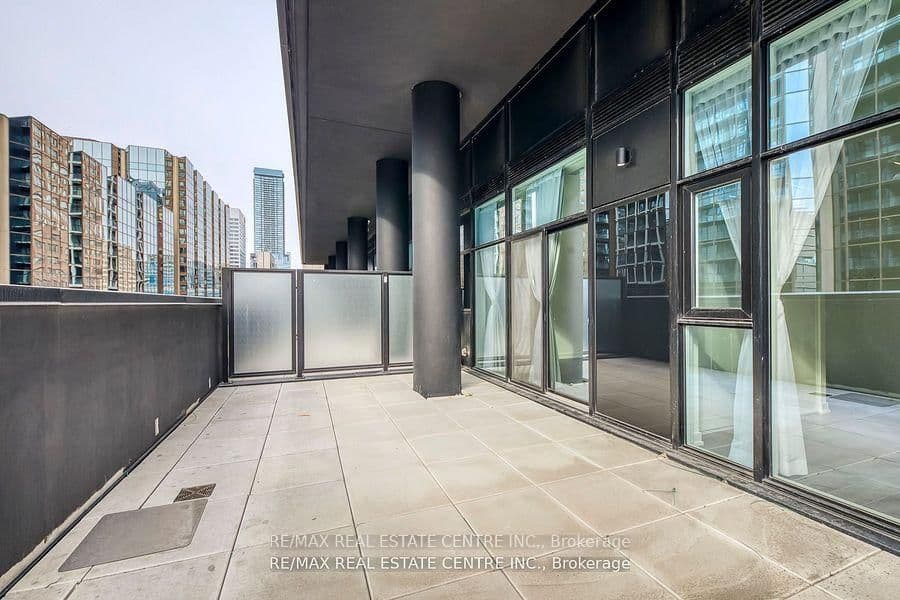 20 Edward Street, Unit 406 thumbnail 17