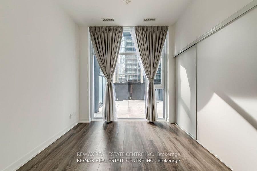 20 Edward Street, Unit 406 thumbnail 20