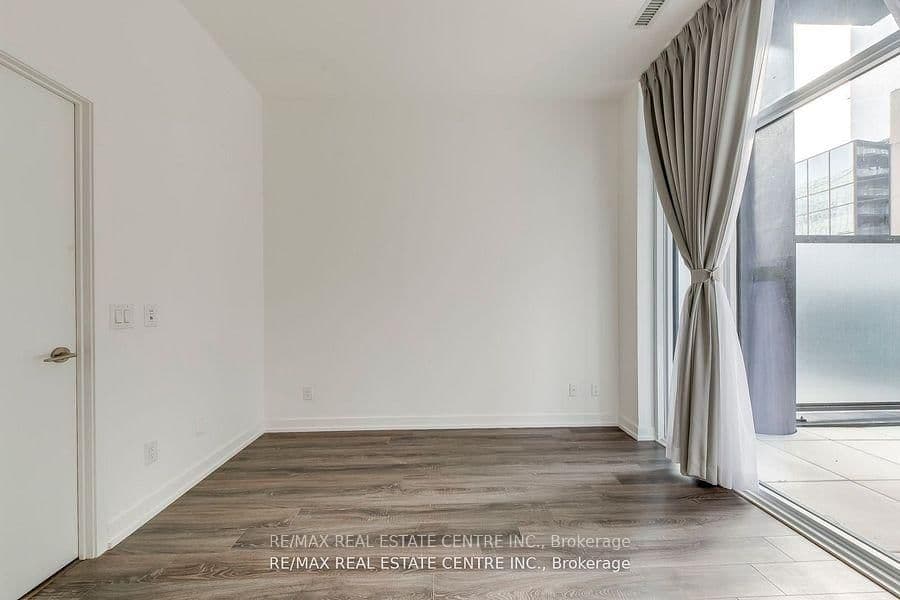20 Edward Street, Unit 406 thumbnail 21