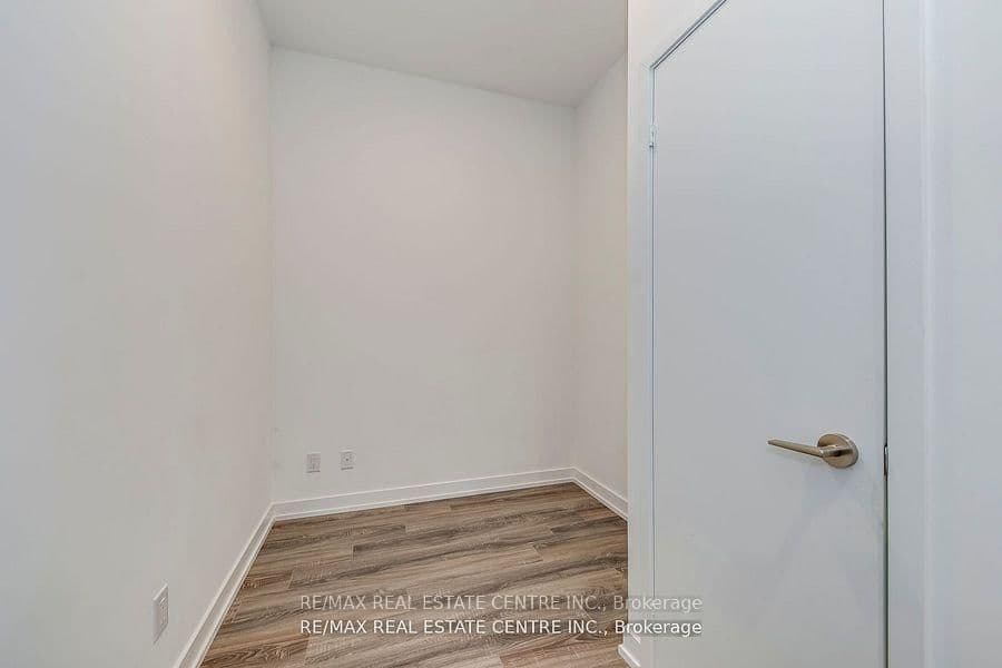 20 Edward Street, Unit 406 thumbnail 28