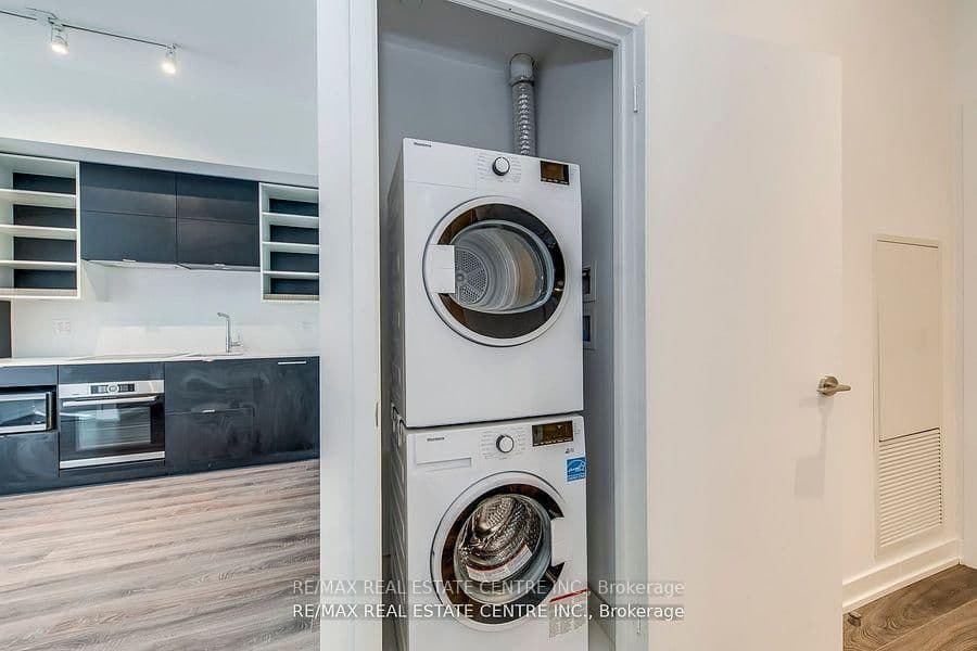 20 Edward Street, Unit 406 thumbnail 31