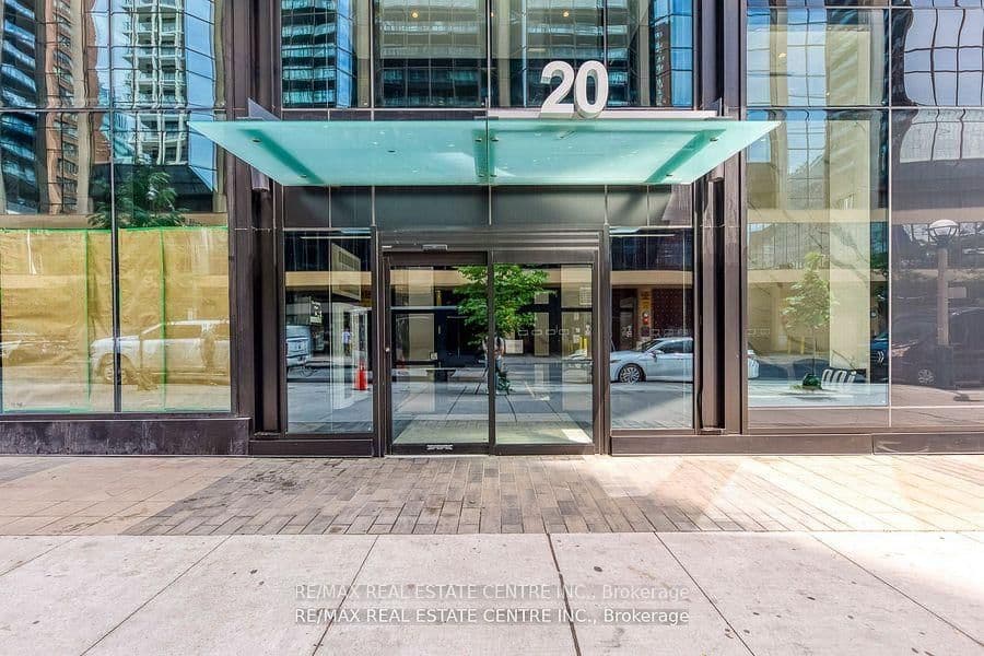 20 Edward Street, Unit 406 thumbnail 5