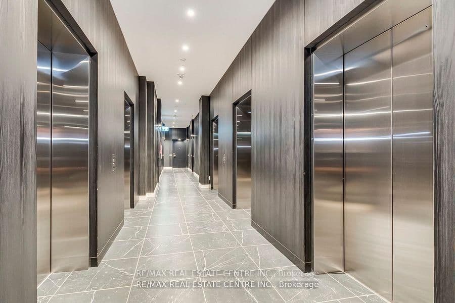 20 Edward Street, Unit 406 thumbnail 6