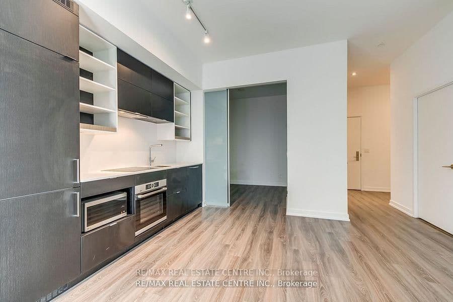 20 Edward Street, Unit 406 thumbnail 8