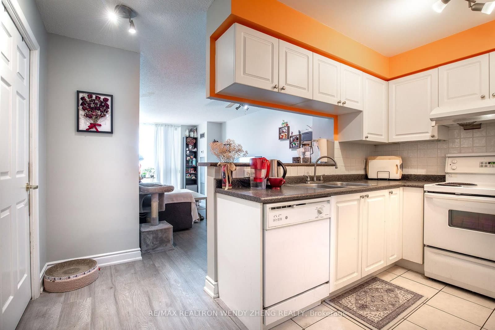 28 Olive Avenue, Unit 208 thumbnail 3