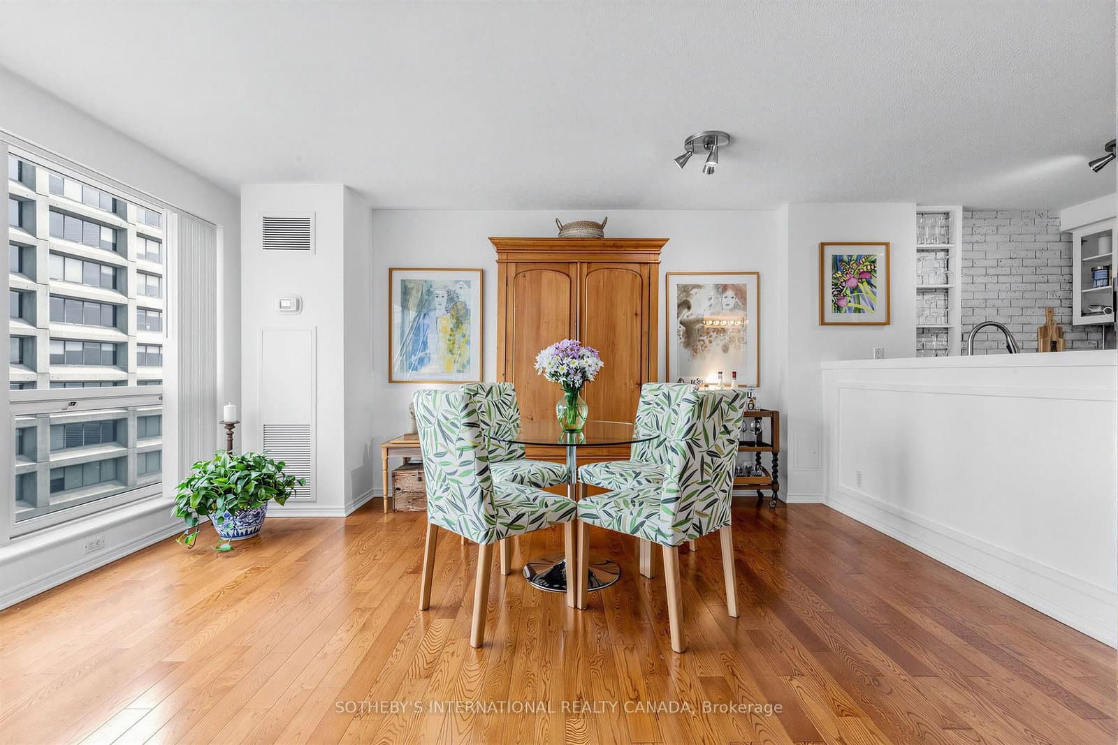 10 Yonge Street, Unit 2809 thumbnail 8