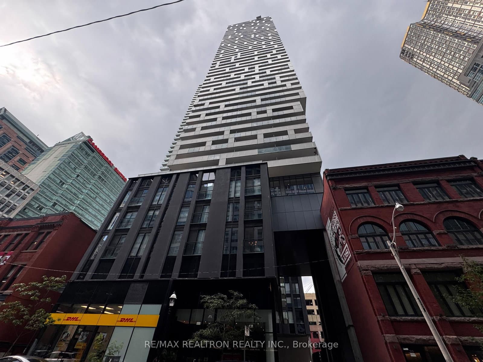 20 Lombard Street, Unit 3904