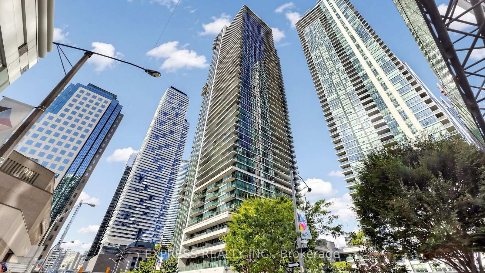 33 Bay Street, Unit 4207 thumbnail 2