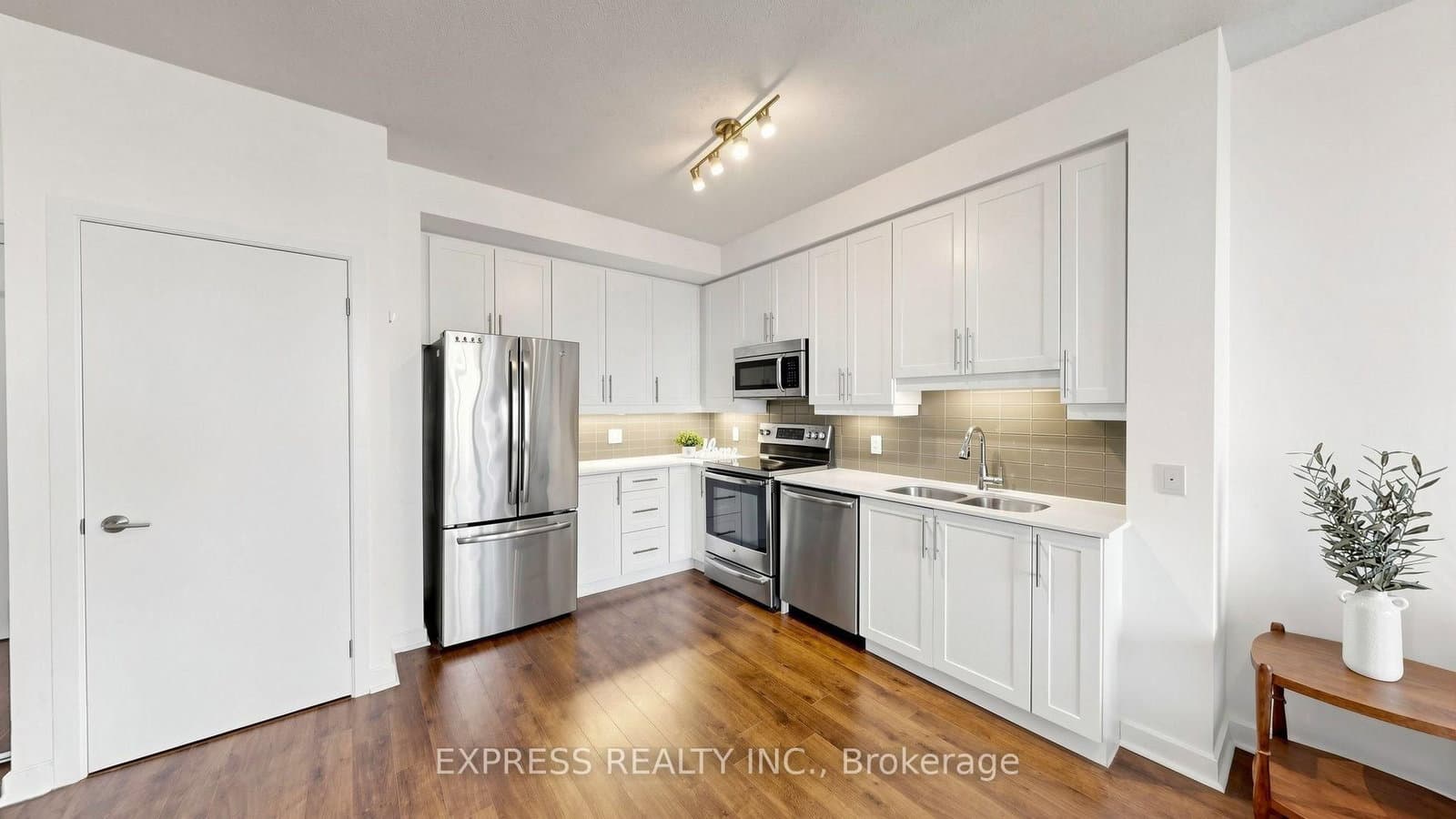 33 Bay Street, Unit 4207 thumbnail 8