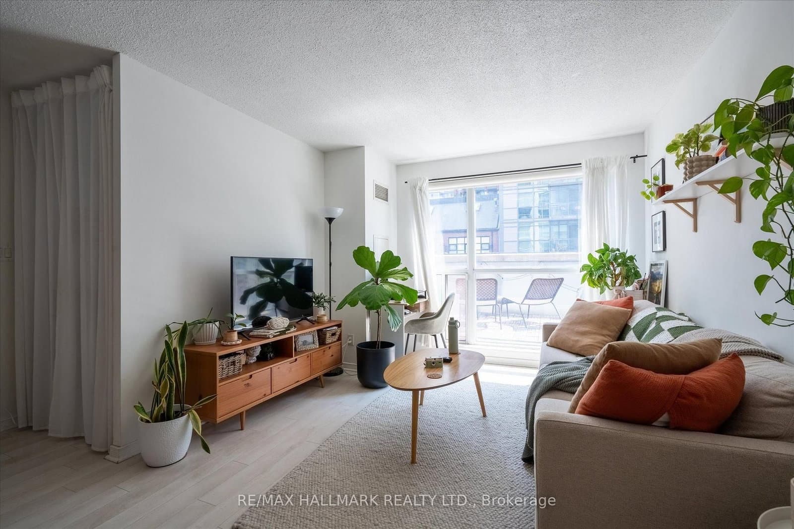 230 King Street E, Unit 706 thumbnail 10
