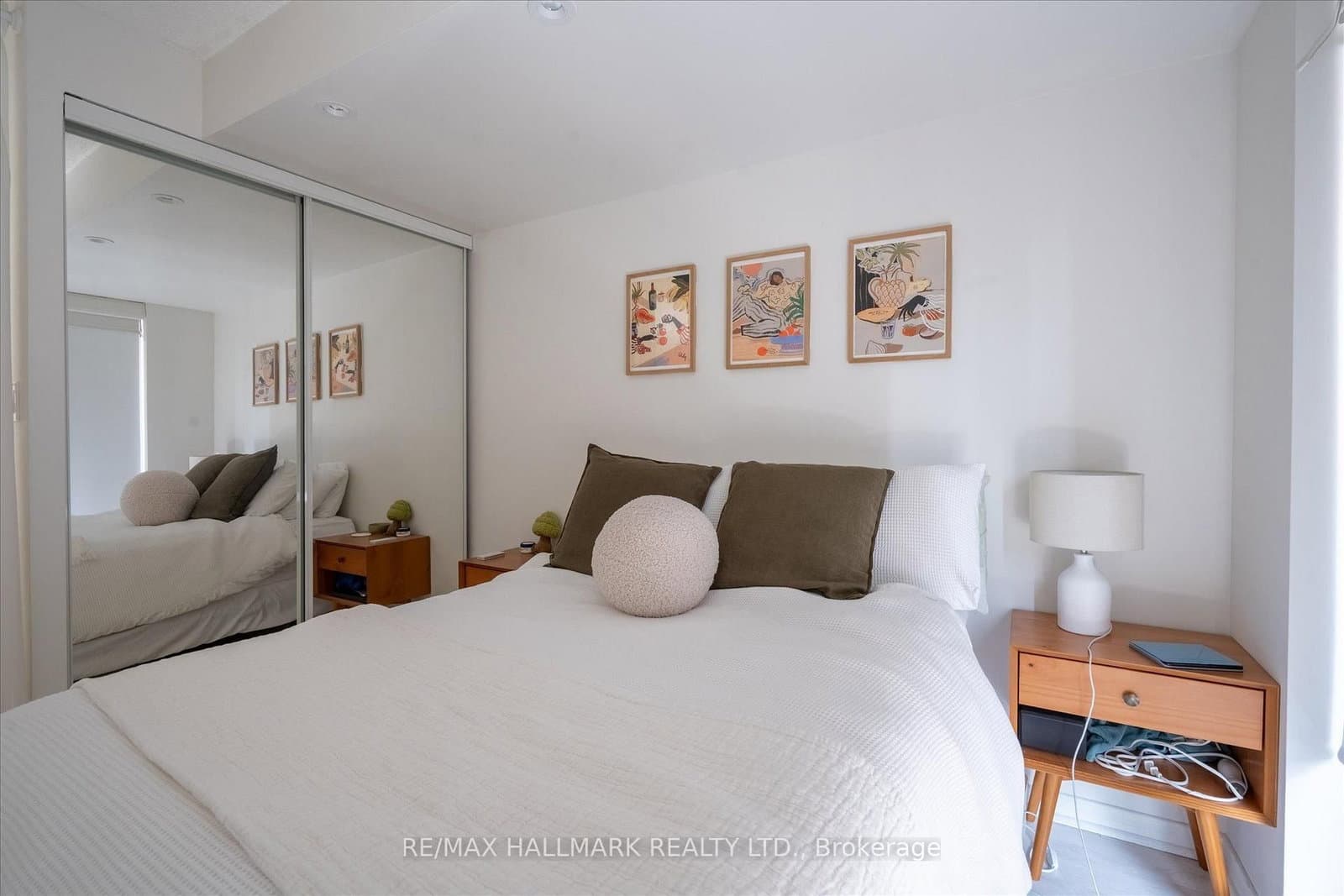 230 King Street E, Unit 706 thumbnail 17