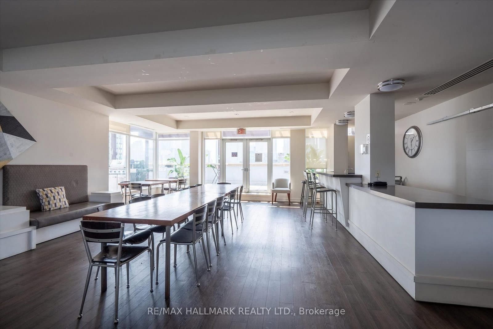 230 King Street E, Unit 706 thumbnail 32
