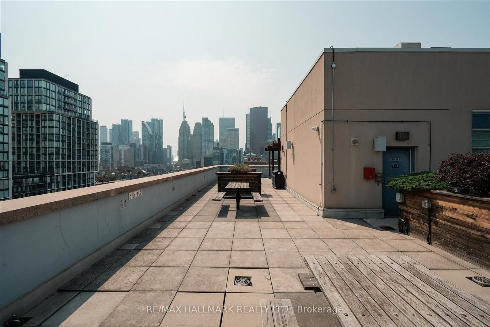 230 King Street E, Unit 706 thumbnail 38