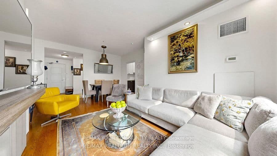 78 Harrison Garden Boulevard, Unit 103 thumbnail 13