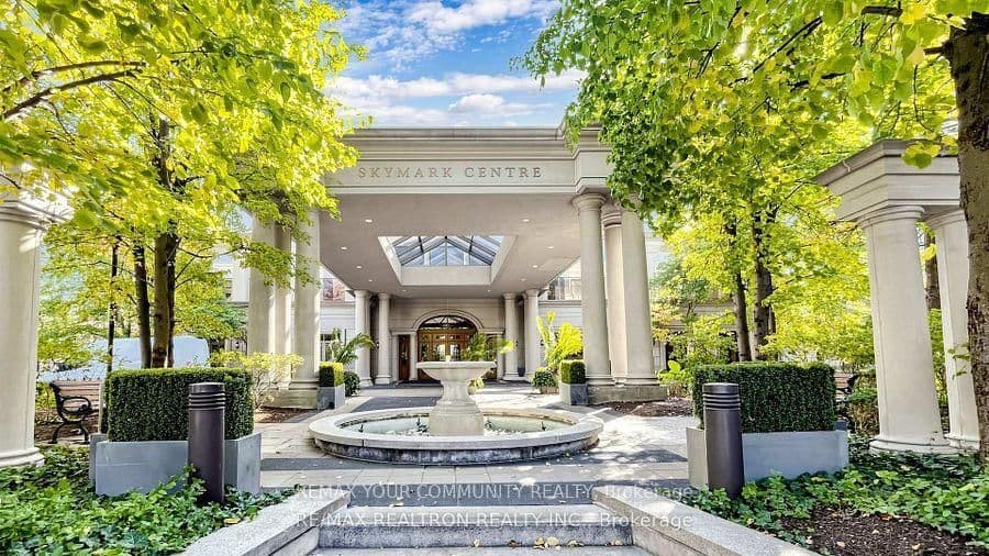 78 Harrison Garden Boulevard, Unit 103 thumbnail 4