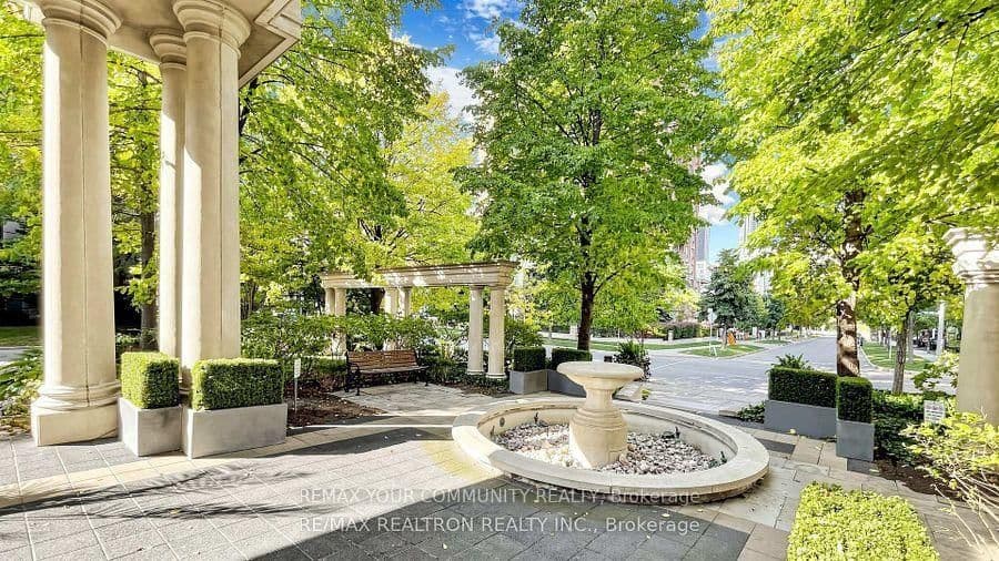 78 Harrison Garden Boulevard, Unit 103 thumbnail 8