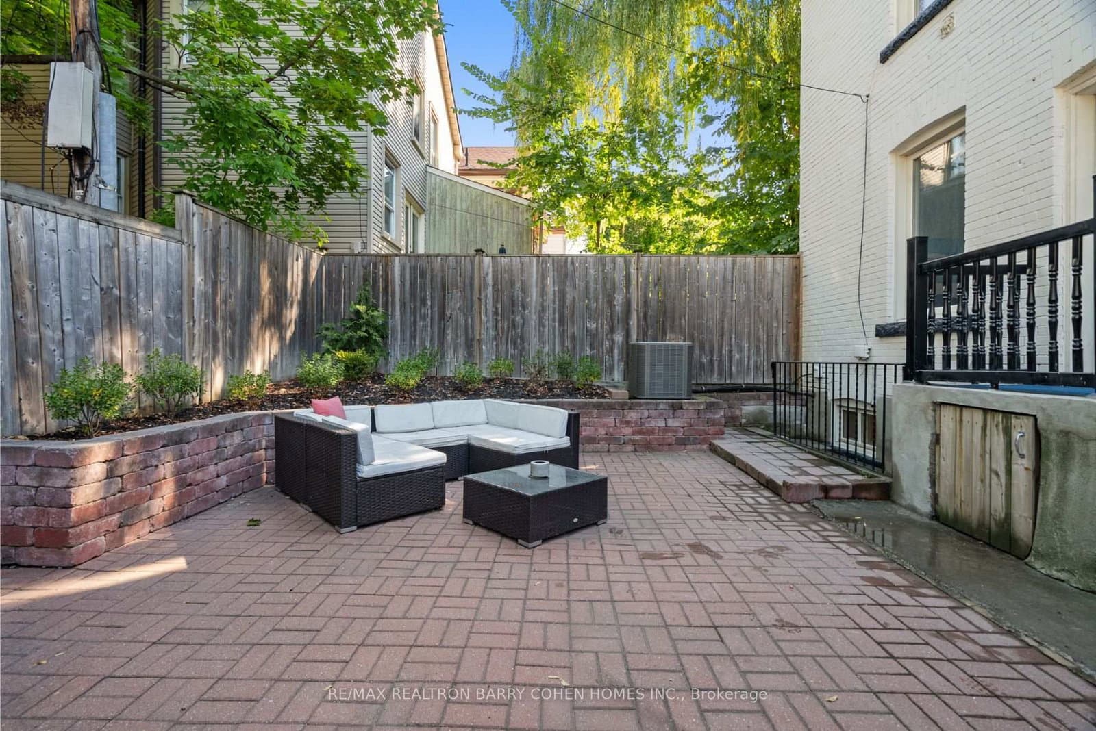 371 Howland Avenue, Unit Upper thumbnail 16