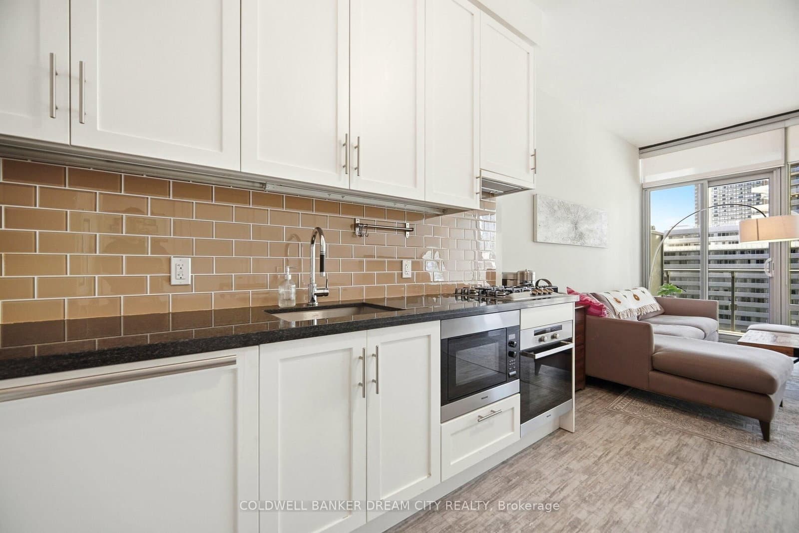 39 Queens Quay E, Unit 837 thumbnail 11