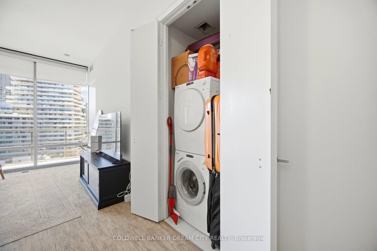 39 Queens Quay E, Unit 837 thumbnail 20