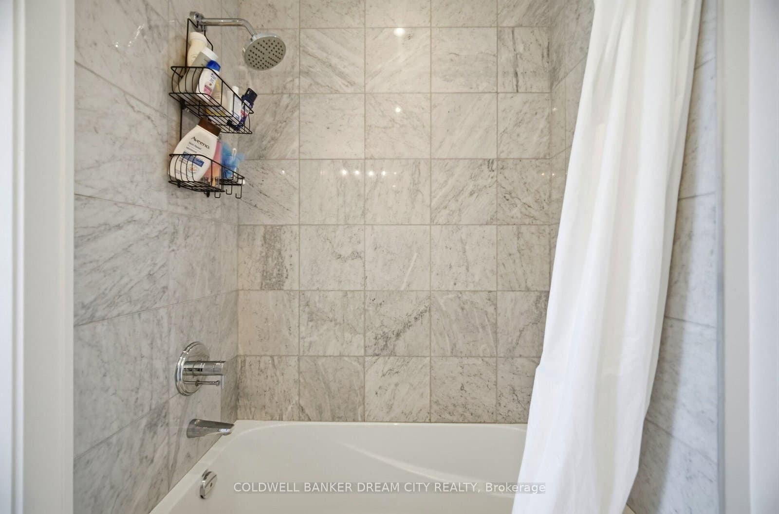 39 Queens Quay E, Unit 837 thumbnail 27