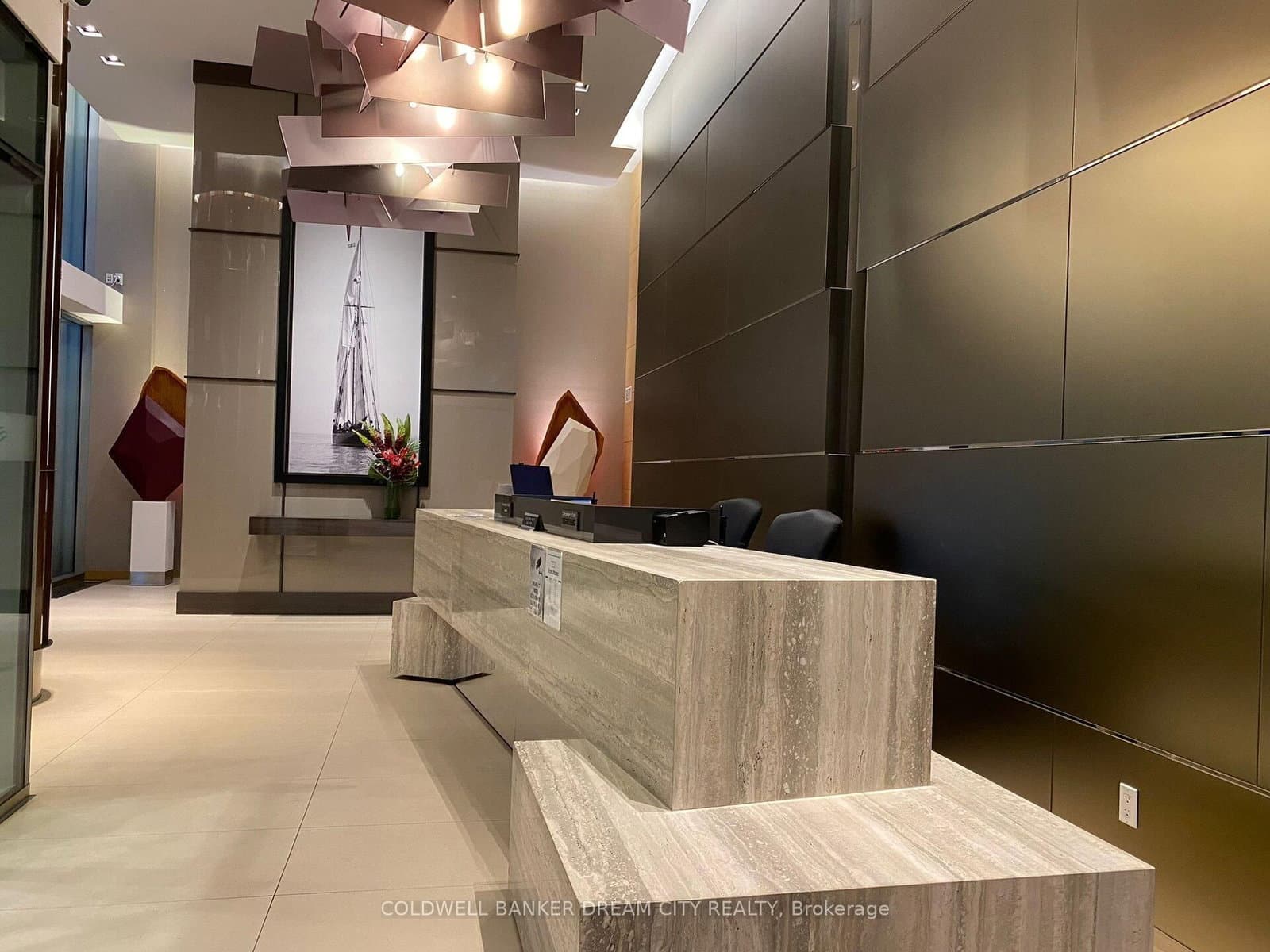 39 Queens Quay E, Unit 837 thumbnail 31