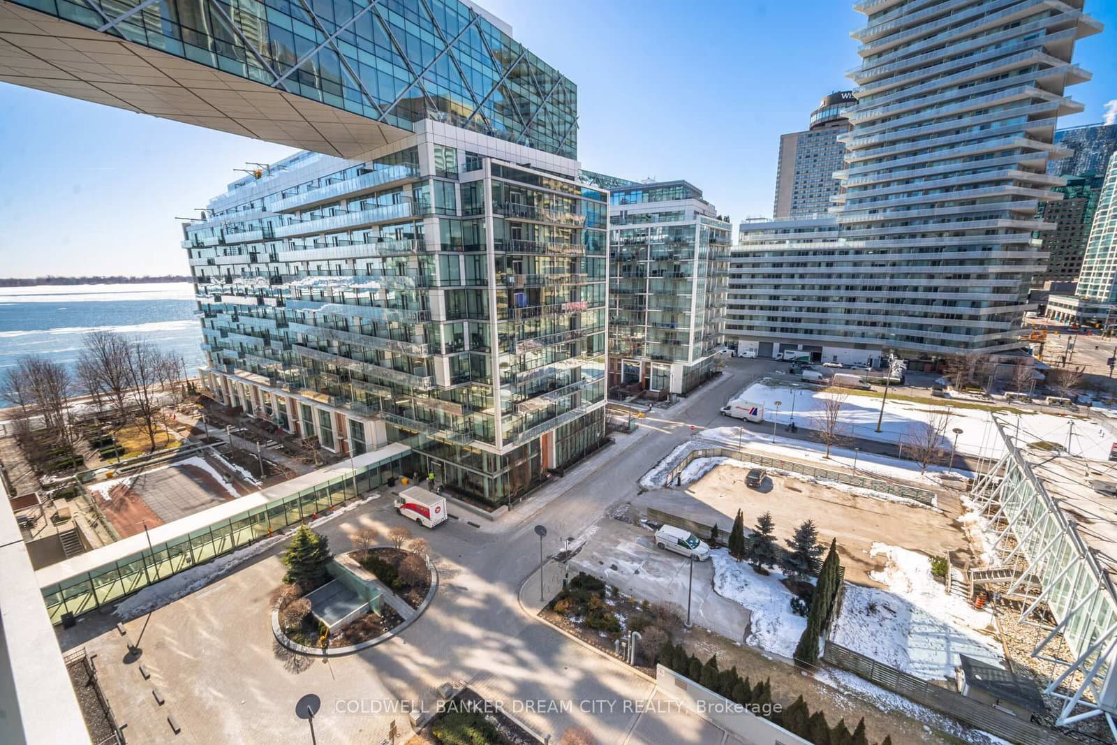 39 Queens Quay E, Unit 837 thumbnail 32