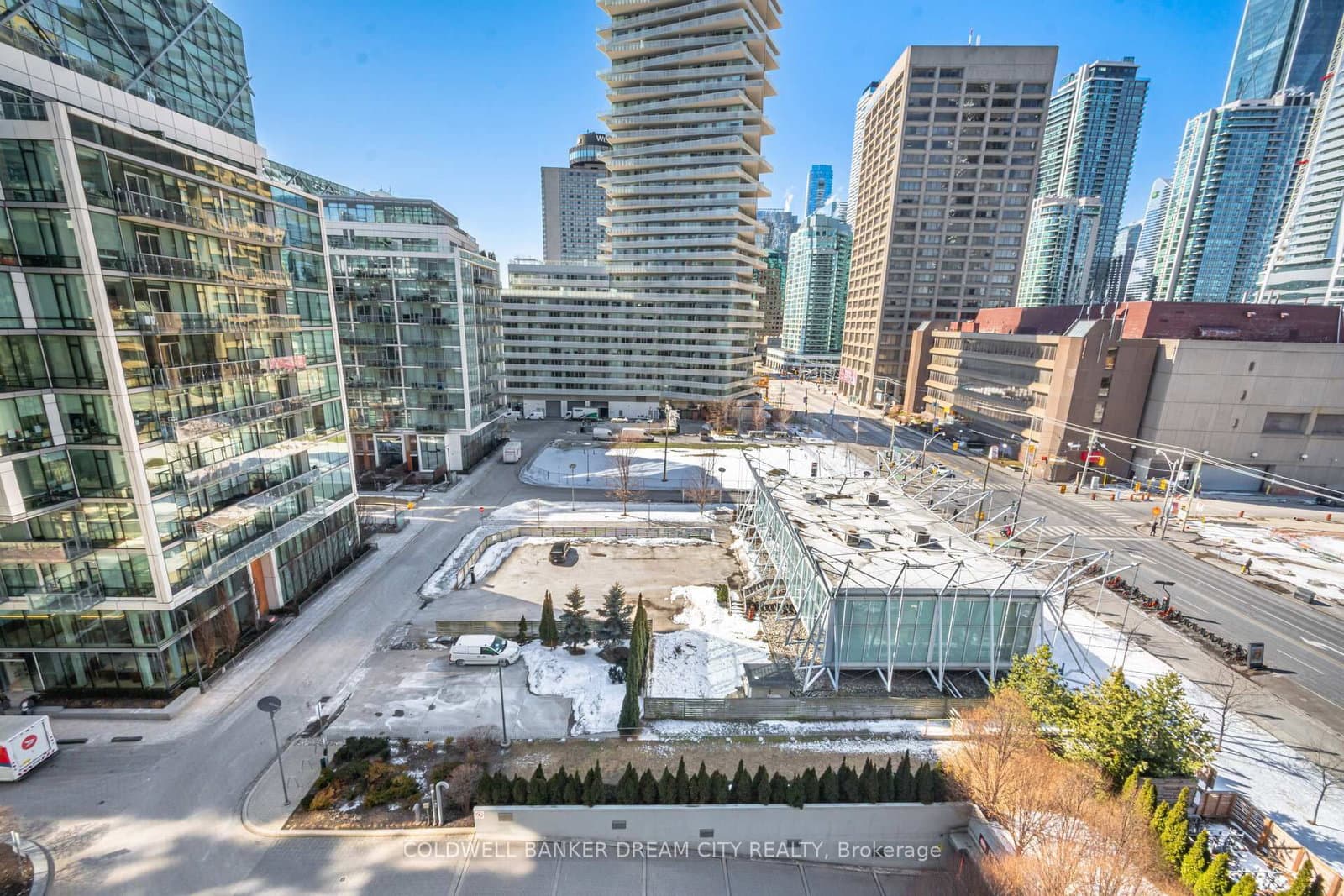 39 Queens Quay E, Unit 837 thumbnail 35
