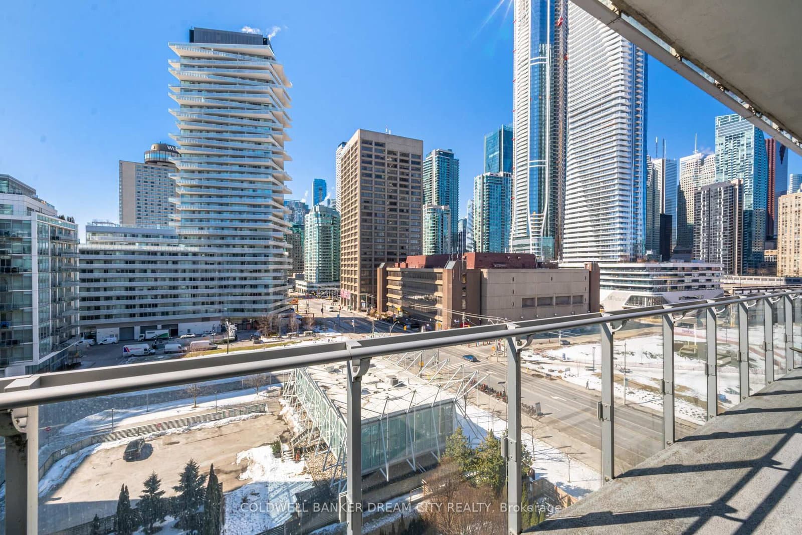 39 Queens Quay E, Unit 837 thumbnail 37