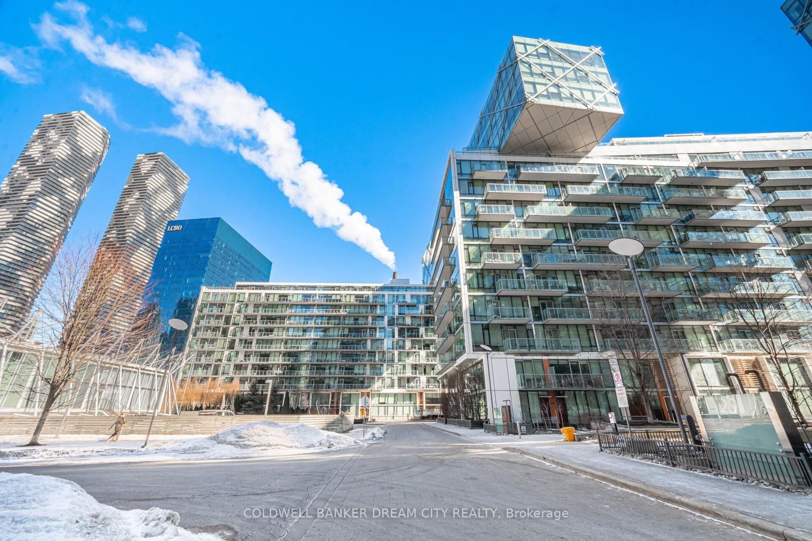 39 Queens Quay E, Unit 837 thumbnail 39