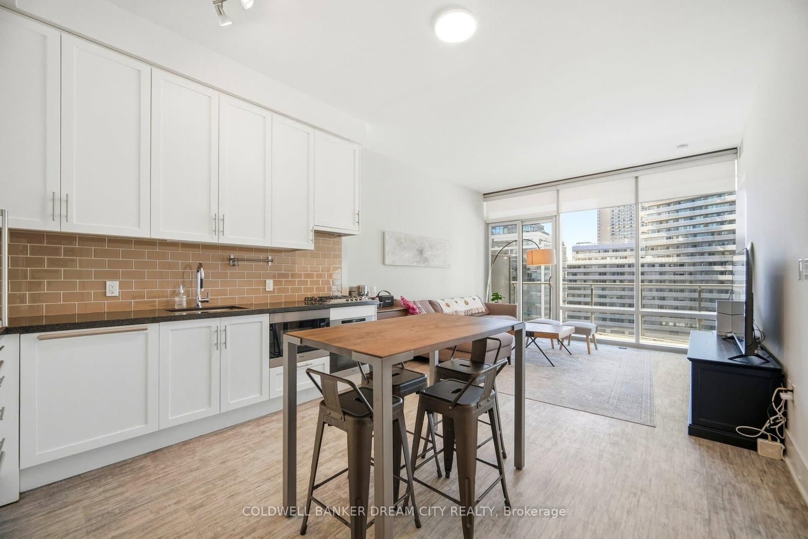 39 Queens Quay E, Unit 837 thumbnail 7